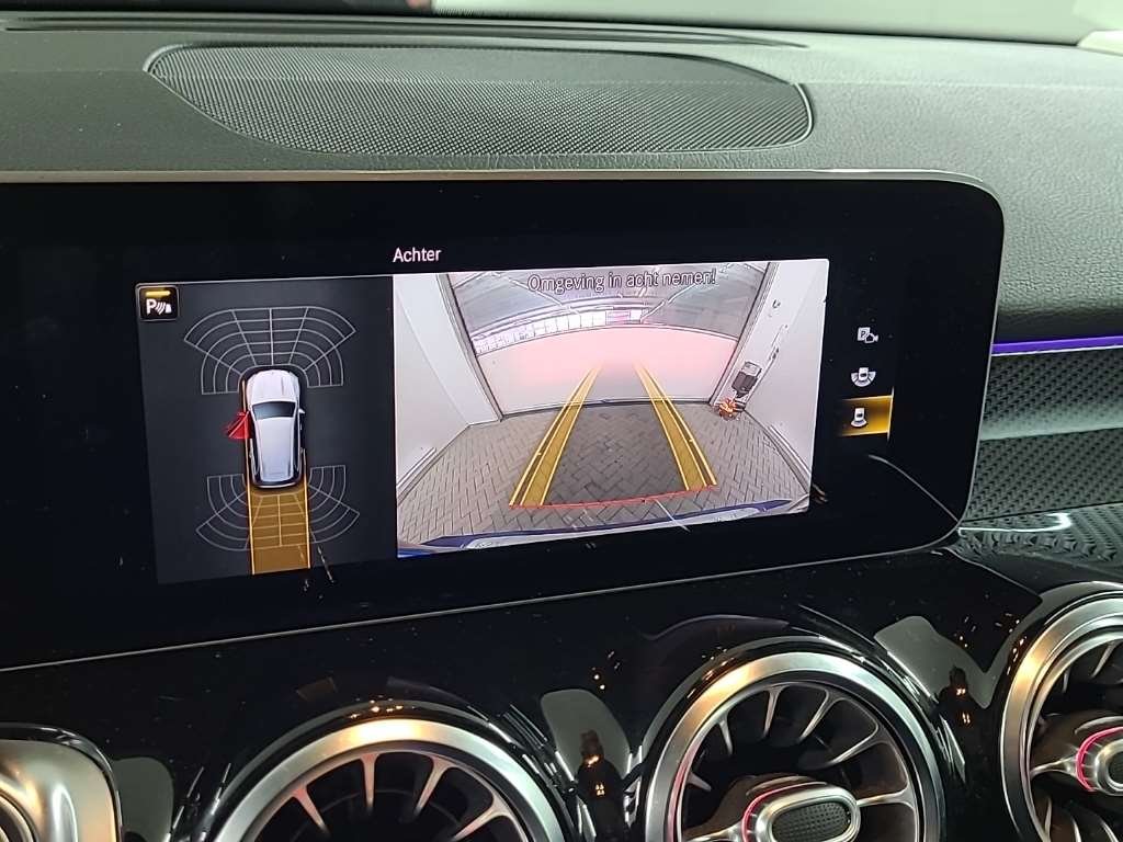 Mercedes-Benz GLB 200 Business Solution AMG