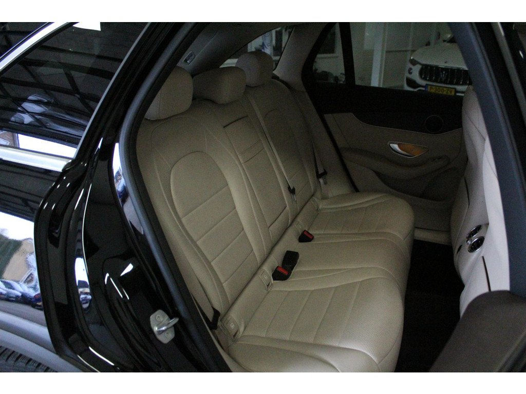 Mercedes-Benz GLC 300e Luxury