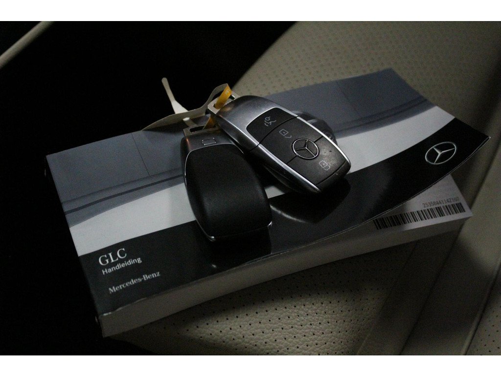 Mercedes-Benz GLC 300e Luxury